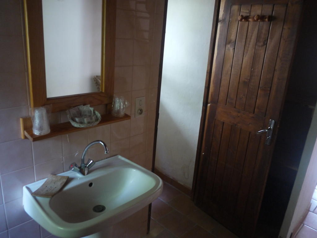 Auberge Des Seguins Buoux Oda fotoğraf