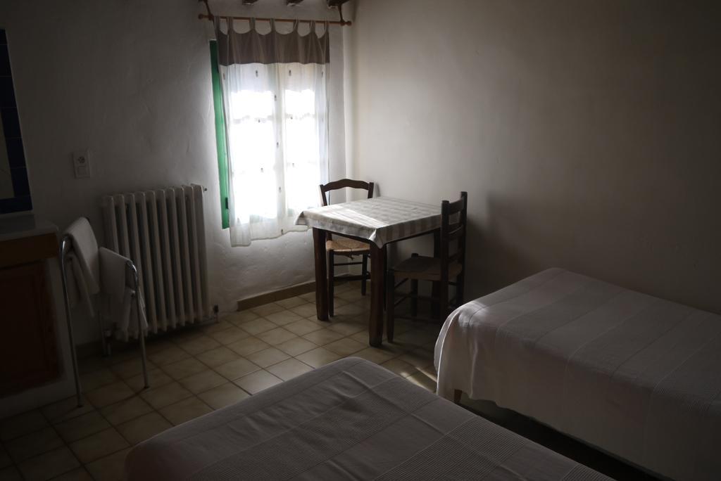 Auberge Des Seguins Buoux Oda fotoğraf