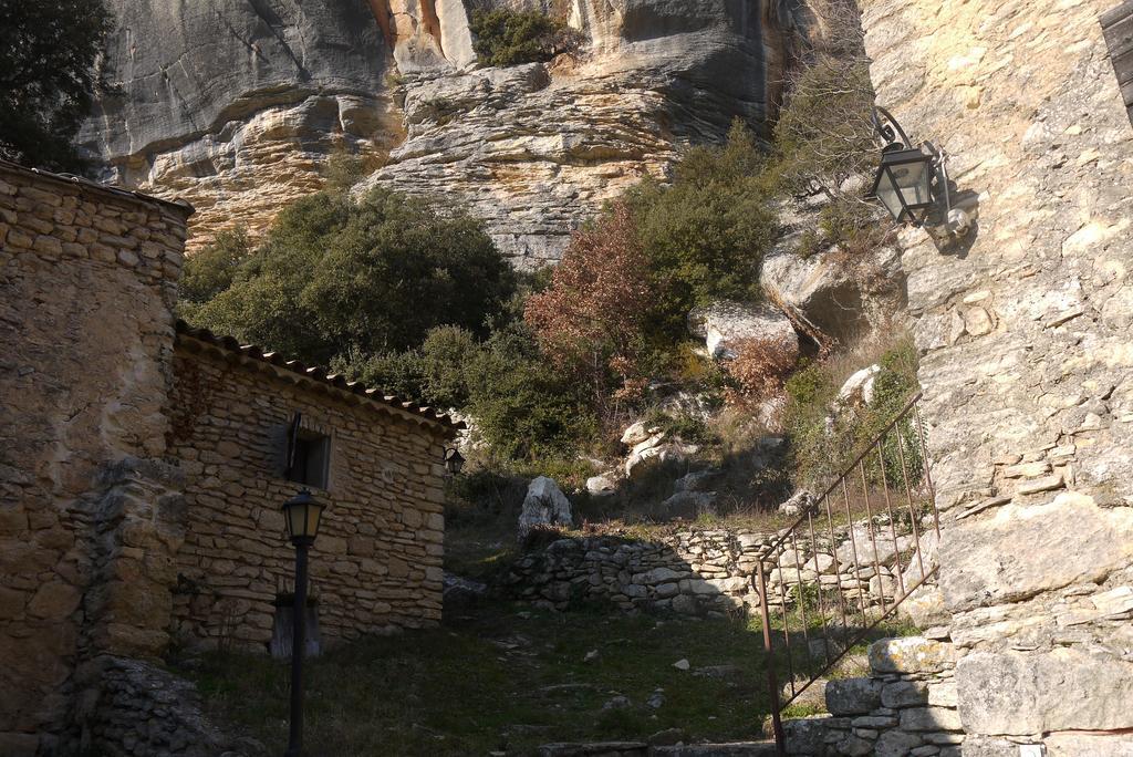 Auberge Des Seguins Buoux Dış mekan fotoğraf