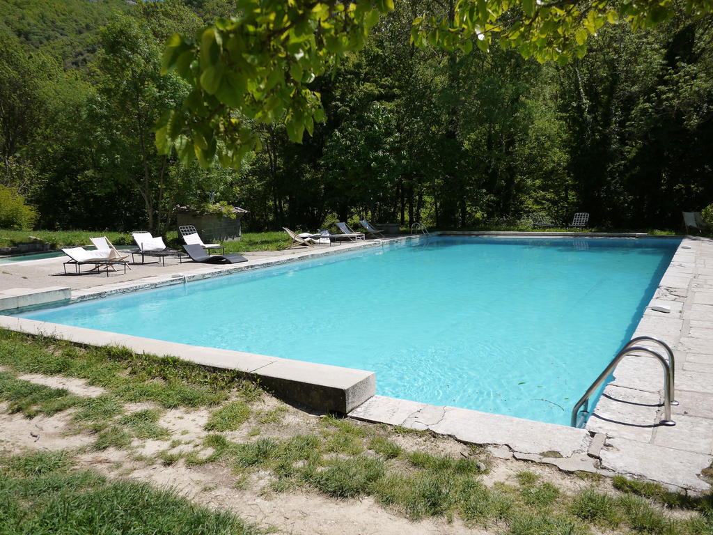 Auberge Des Seguins Buoux Dış mekan fotoğraf
