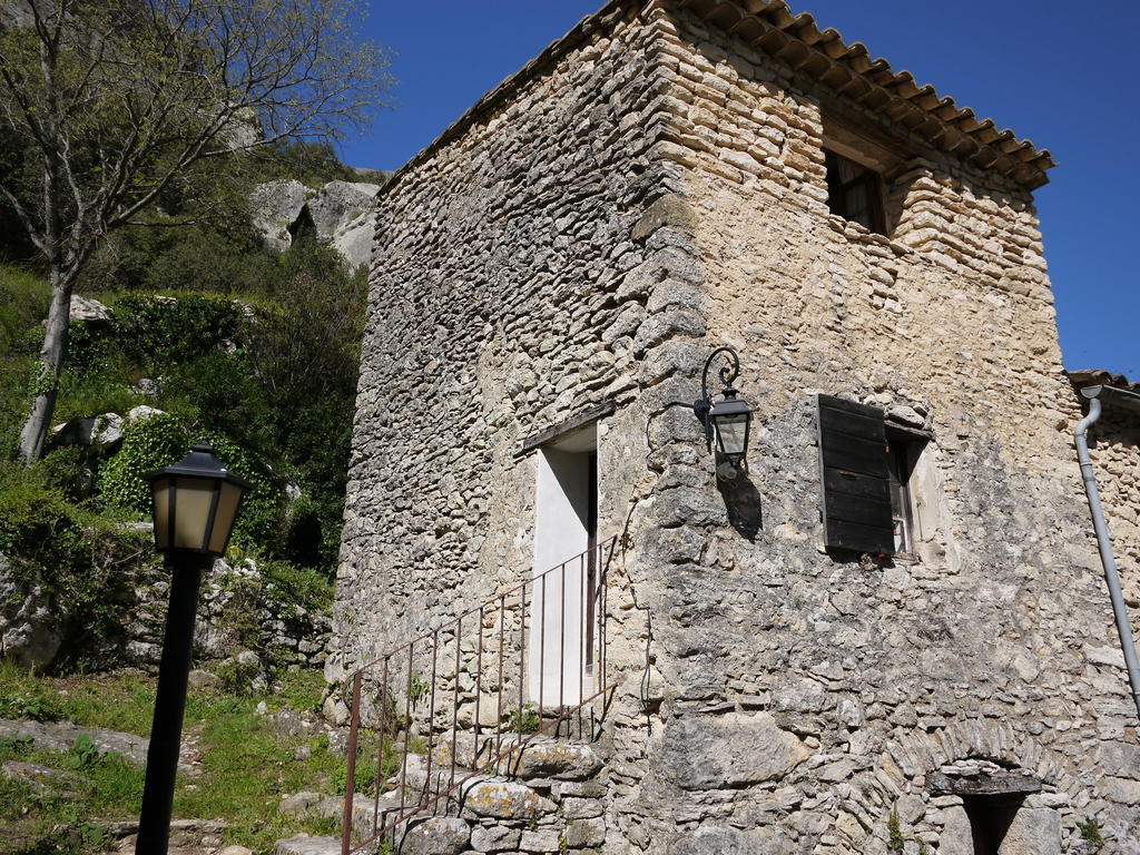 Auberge Des Seguins Buoux Dış mekan fotoğraf